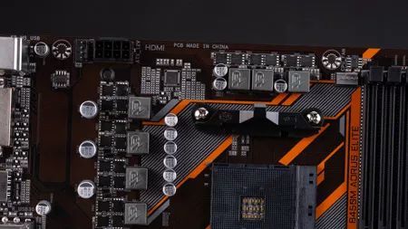 技嘉B450M AORUS ELITE主板评测：竞争力更强的新小雕