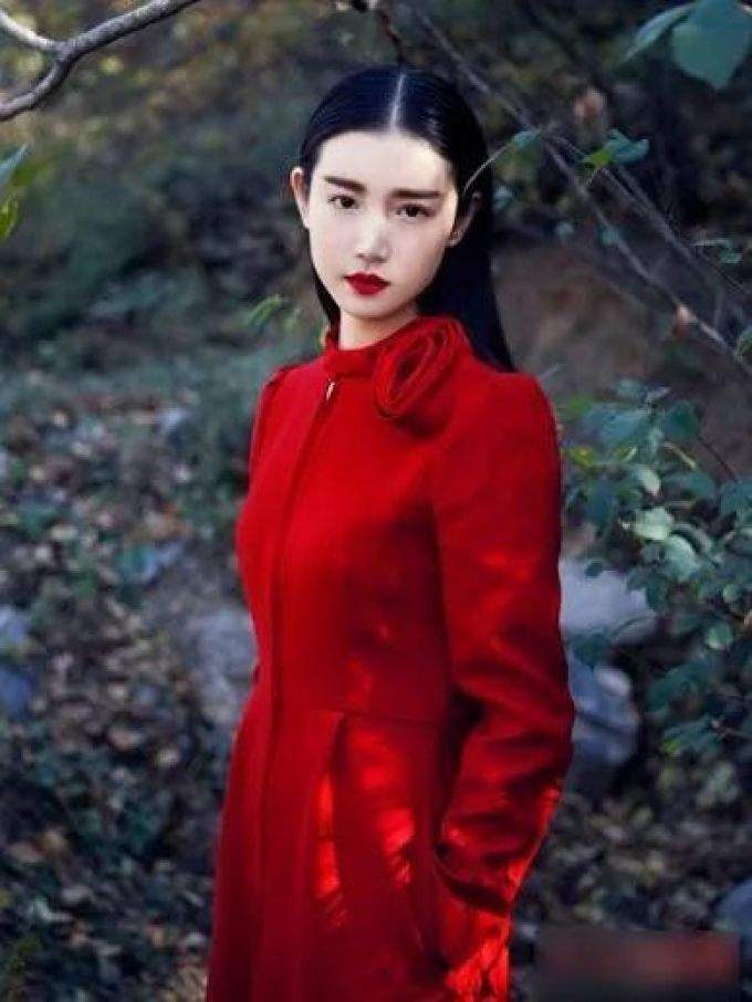 红色单品太俗艳?选款+搭配,新年攻略都帮你准备好了!