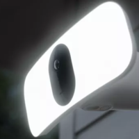 高亮LED灯、半年超长续航：Arlo 推出 Pro 3 Floodlight 摄像头