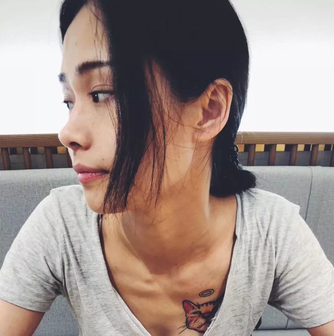 纹身1.jpg 心理学出身的90后大男孩,在海珠区开了间「撸猫赚钱」的宠物店