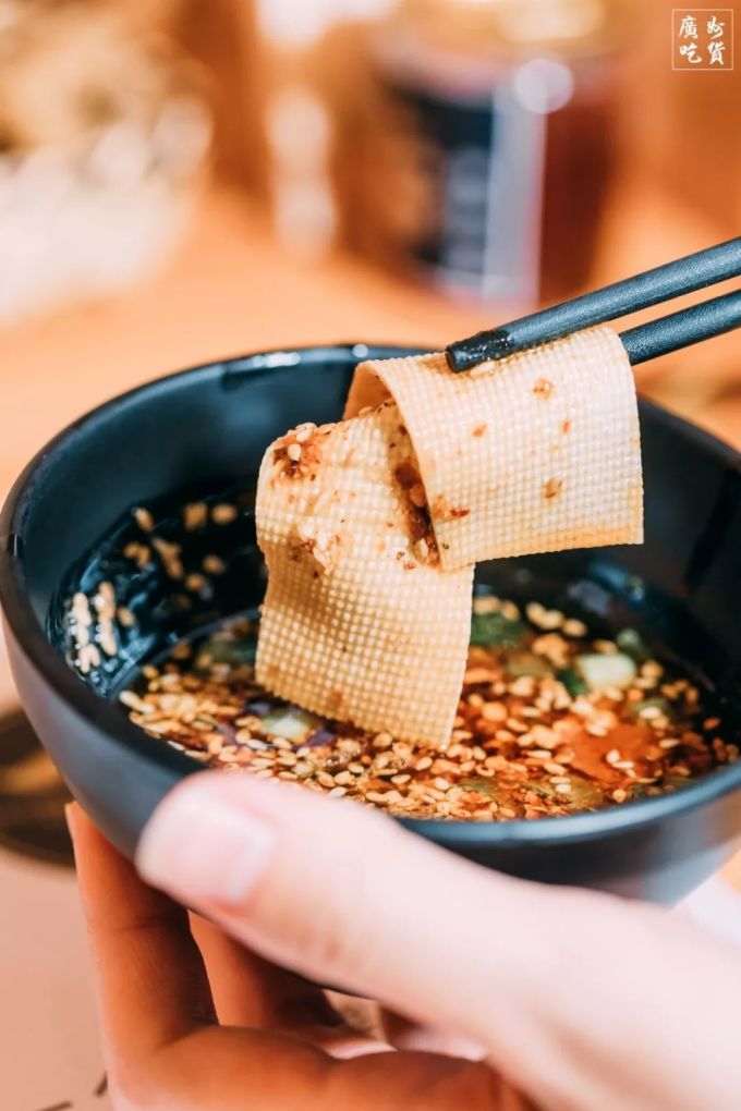 火爆抖音的独食火锅终于来广州啦!一个人吃饭也不孤单