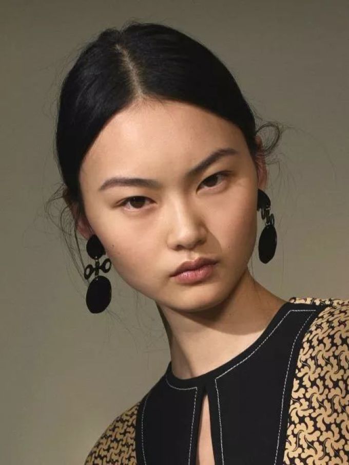 过年“小脸”攻略,这些大脸女明星是怎样做到脸大还美的?