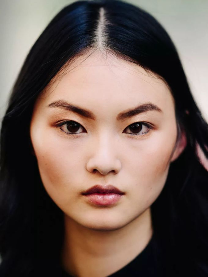 过年“小脸”攻略,这些大脸女明星是怎样做到脸大还美的?
