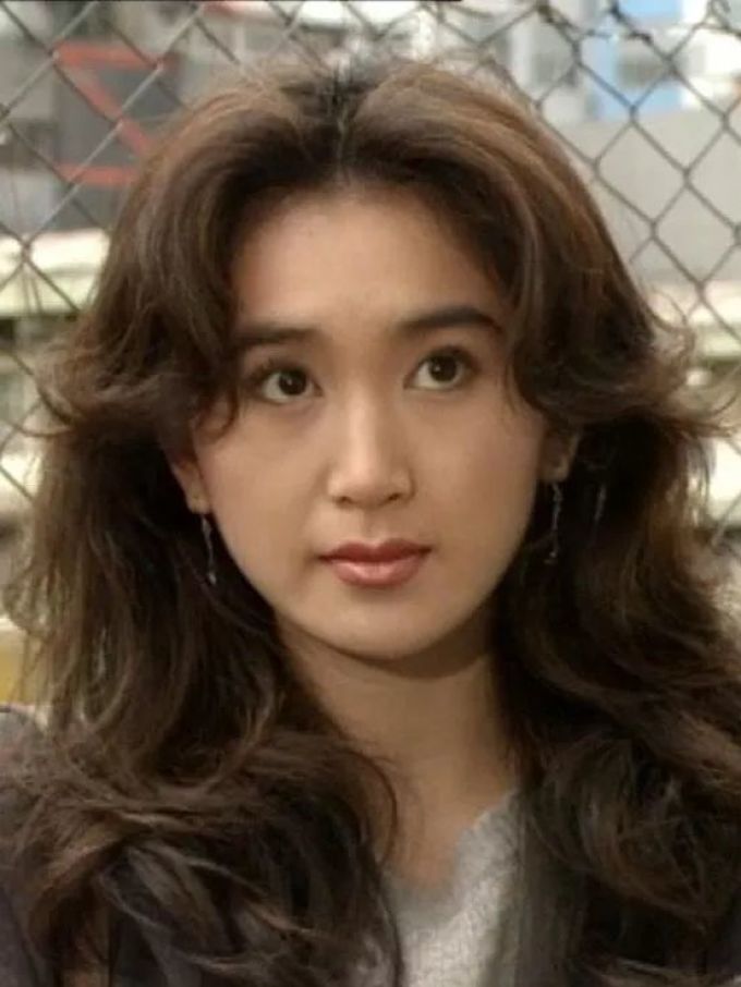 过年“小脸”攻略,这些大脸女明星是怎样做到脸大还美的?