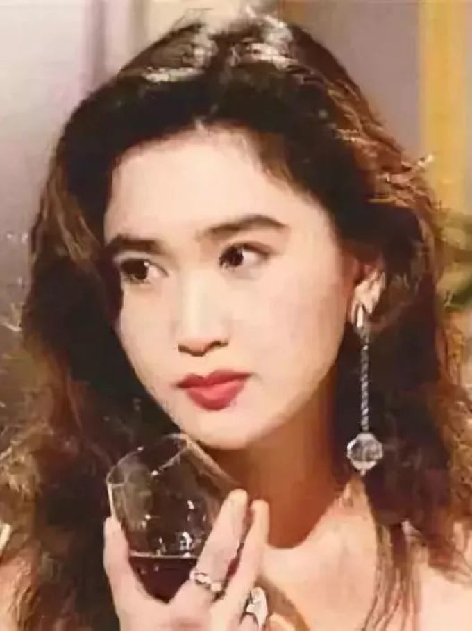 过年“小脸”攻略,这些大脸女明星是怎样做到脸大还美的?