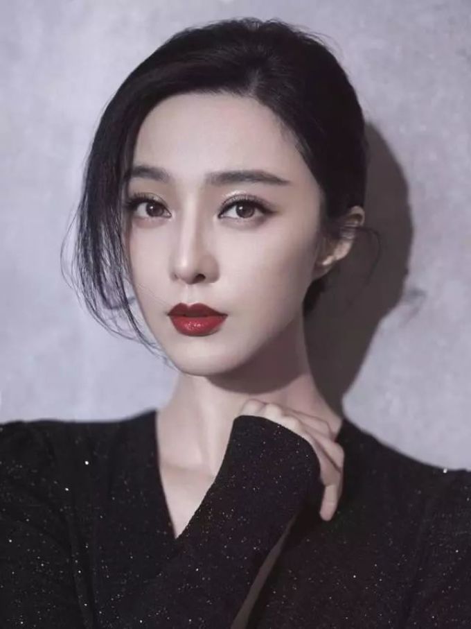 过年“小脸”攻略,这些大脸女明星是怎样做到脸大还美的?
