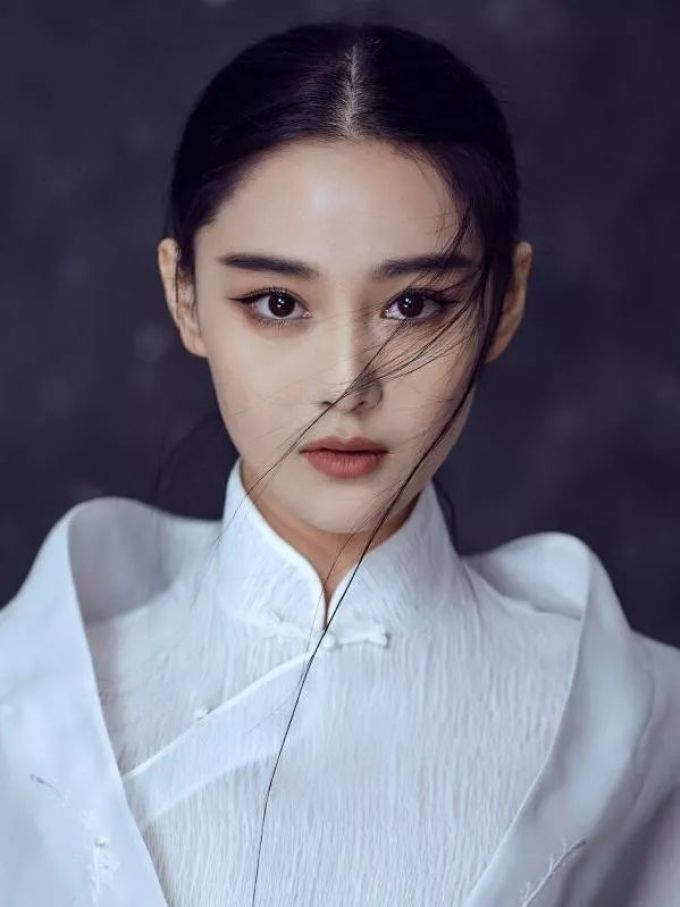过年“小脸”攻略,这些大脸女明星是怎样做到脸大还美的?