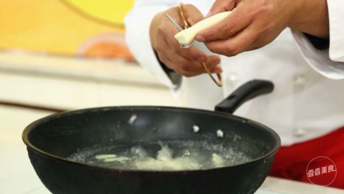 简单几招就让土豆华丽变身,这种美食学到就是赚到