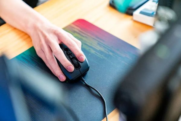 冰豹 Roccat Kone Pure Ultra 评测:我只是看起来像是个胖子