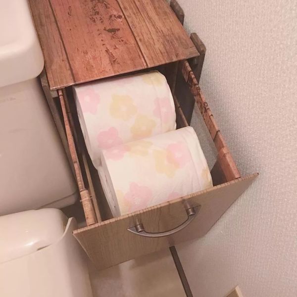卫生间榨干收纳术,日本主妇这样做多收100件:马桶后方1㎡都用尽!