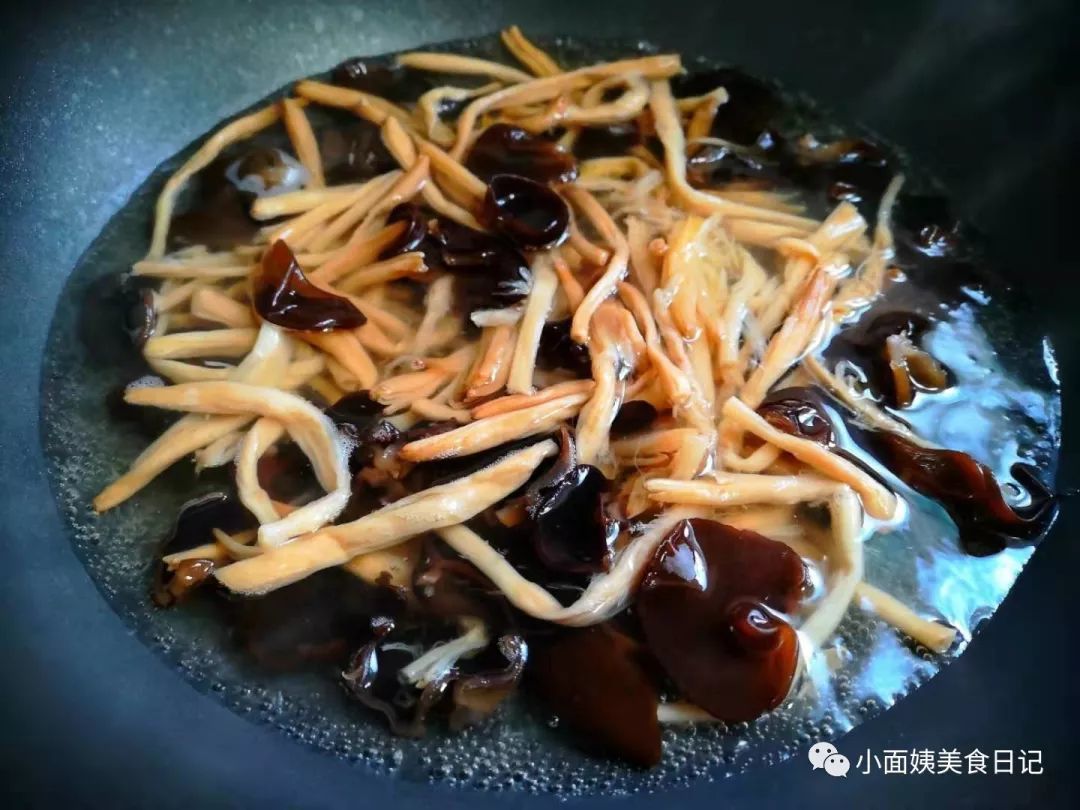 它是天然“健脑菜”读书的孩子要多吃，鲜香美味