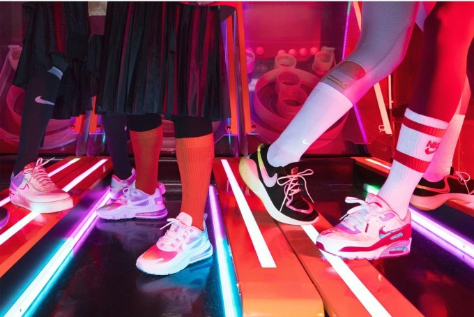 为躲避姑姑的压岁钱我穿了Cortez,谁知后来姑姑选了Joyride... NIKE新年广告真不错