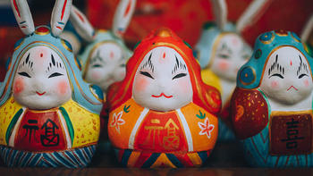 非遗守艺人｜他把泥“玩”出了花样，让有400年历史的老北京兔儿爷也跟上时代