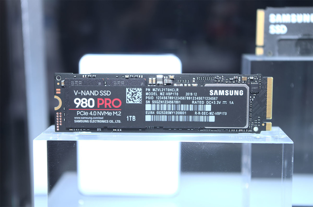 MLC闪存、PCI-E 4.0：三星展出旗舰级 980 PRO M.2 SSD