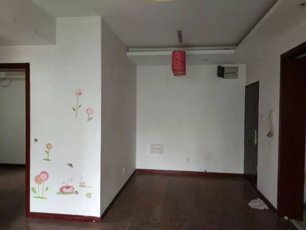 上海姑娘好疯狂!60㎡小户型竟有10组收纳柜,二室旧房还装出宽敞与轻奢感