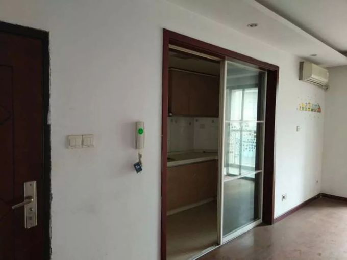 上海姑娘好疯狂!60㎡小户型竟有10组收纳柜,二室旧房还装出宽敞与轻奢感