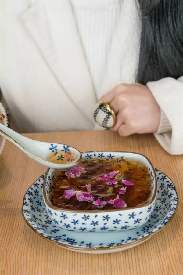搵食艰难,让这碗颜值超高的煲仔饭来温暖你