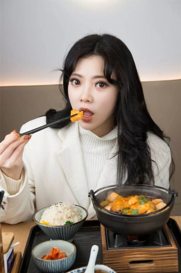 搵食艰难,让这碗颜值超高的煲仔饭来温暖你