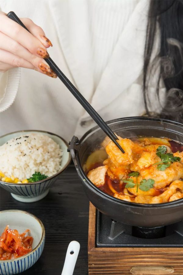 搵食艰难,让这碗颜值超高的煲仔饭来温暖你