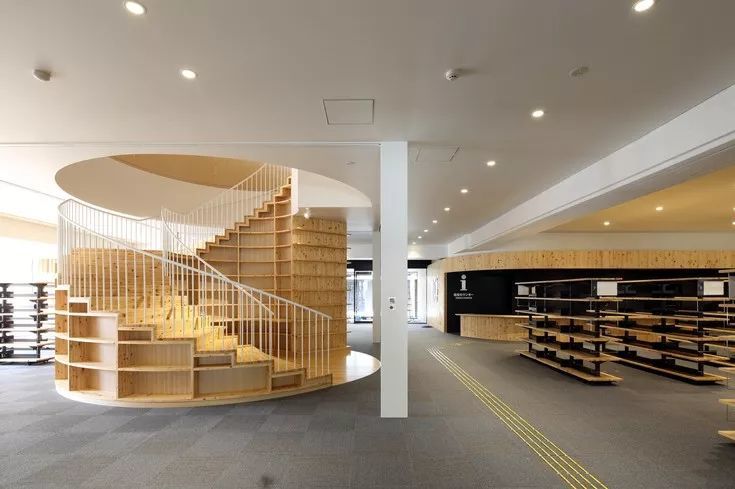 日本设计师逆天改造，拆了半座楼，效果却出奇惊艳