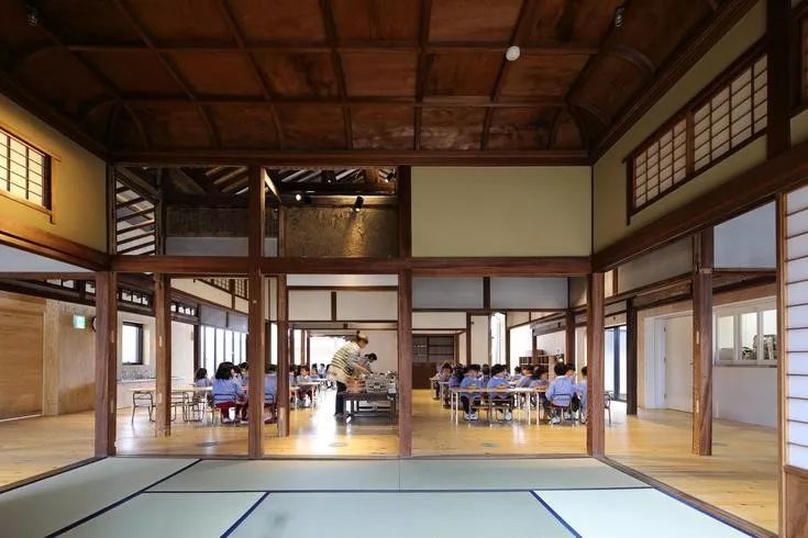 日本设计师逆天改造，拆了半座楼，效果却出奇惊艳