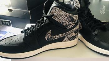 二丁目的篮球鞋 篇八十三：这是一双适合男生穿的女鞋--AIR JORDAN 1 蛇纹