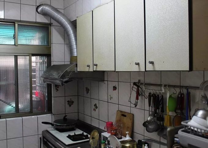 宜家神爆改!10㎡老破小餐厅、厨房,收纳大涨10倍:终于有地方做菜了