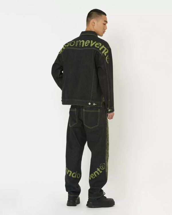 潮闻快食 | Burberry释出AirPods豹纹保护套;Randomevent发布2020春夏LOOKBOOK