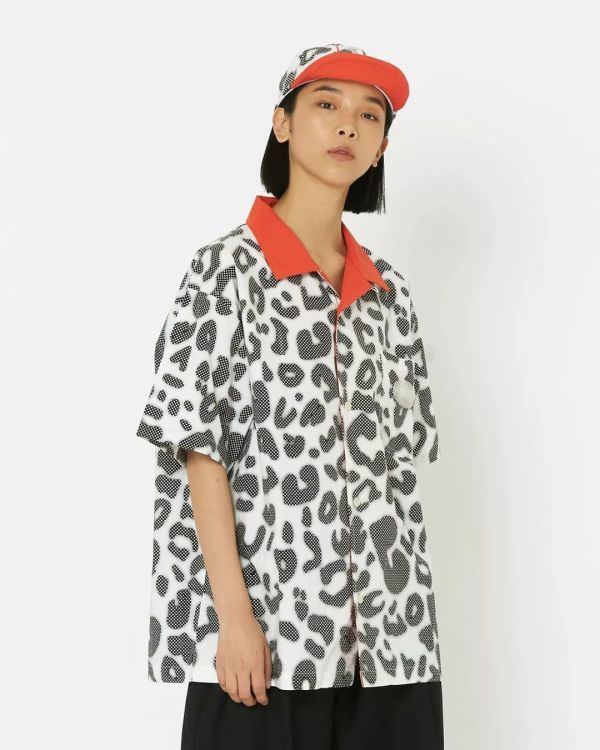 潮闻快食 | Burberry释出AirPods豹纹保护套;Randomevent发布2020春夏LOOKBOOK