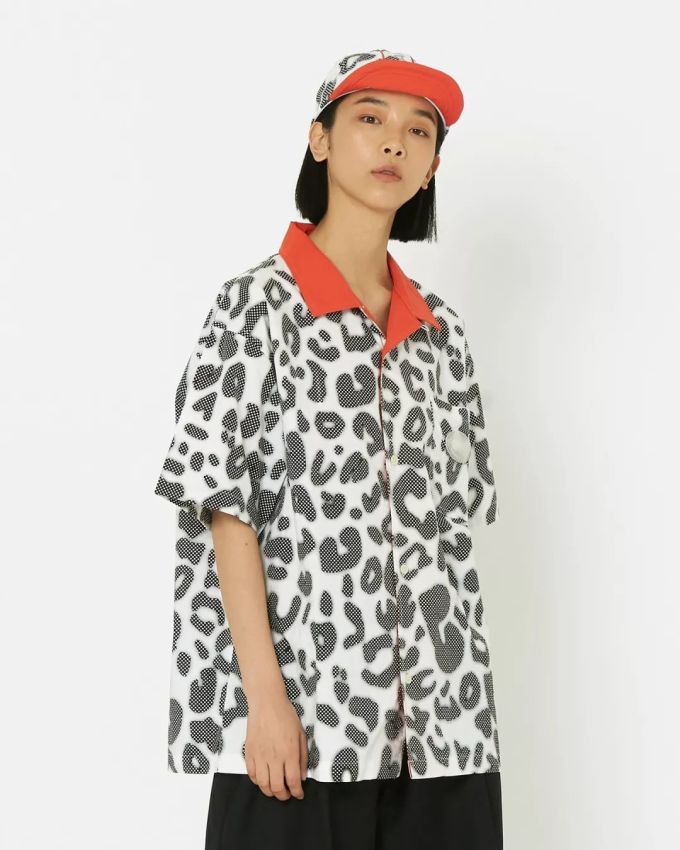 潮闻快食 | Burberry释出AirPods豹纹保护套;Randomevent发布2020春夏LOOKBOOK