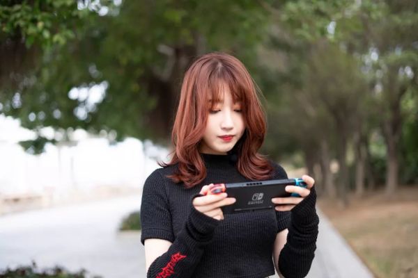 任天堂Switch国行版测评 | 锁服不锁卡,2099元带保修值不值?