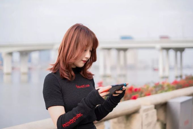 任天堂Switch国行版测评 | 锁服不锁卡,2099元带保修值不值?