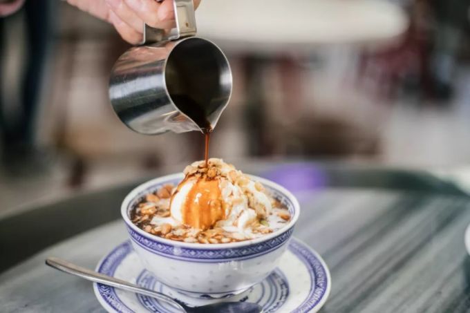 江泰路的糖水铺,居然把Espresso放进炖蛋里…