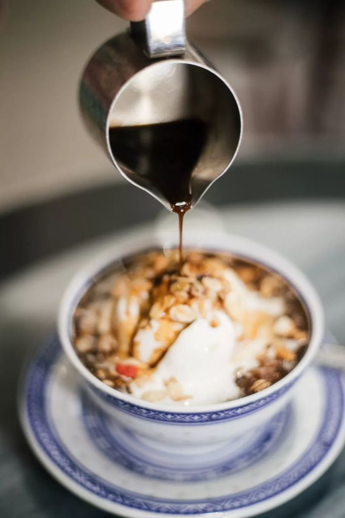 杏福甜品丨椰汁木瓜雪耳糖水.jpg 江泰路的糖水铺,居然把Espresso放进炖蛋里…