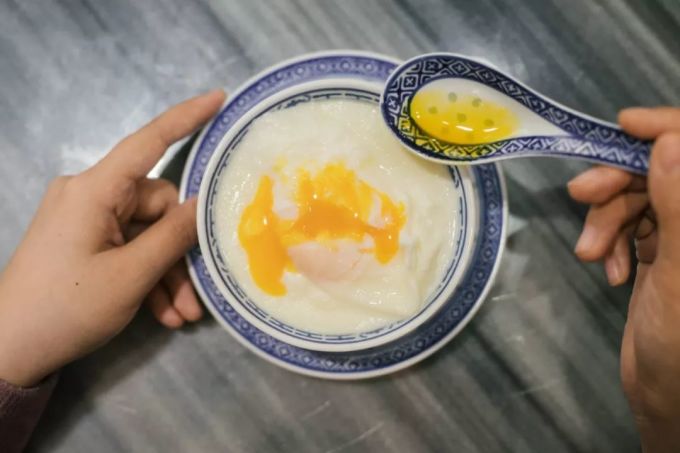 江泰路的糖水铺,居然把Espresso放进炖蛋里…