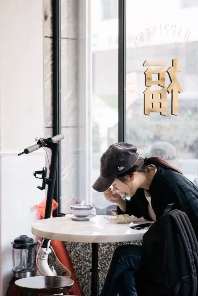 杏福甜品丨椰汁木瓜雪耳糖水.jpg 江泰路的糖水铺,居然把Espresso放进炖蛋里…