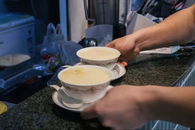 江泰路的糖水铺,居然把Espresso放进炖蛋里…