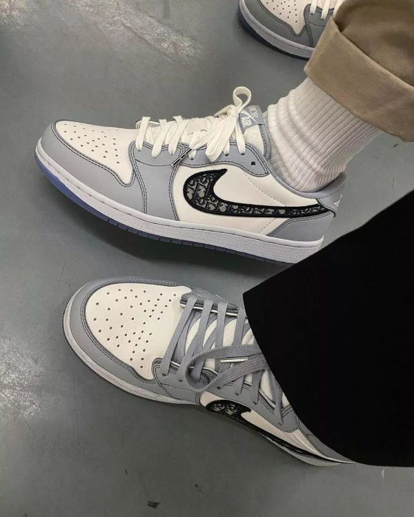 潮闻快食 | 低帮版本Dior x Air Jordan 1曝光;OPICLOTH 2020SS春季系列正式发布