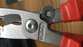 工具开箱 篇一：凯尼派克Knipex 1396200多功能电工装配钳上手体验