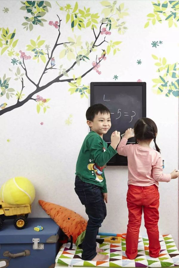 他们只靠宜家爆改,12㎡儿童房双衣柜、双层床都有了,还榨出1㎡游乐场(内附家具清单)