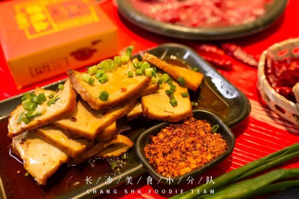 招牌菜品免费吃,无限续!吃完老板还送钱?这家店疯了~