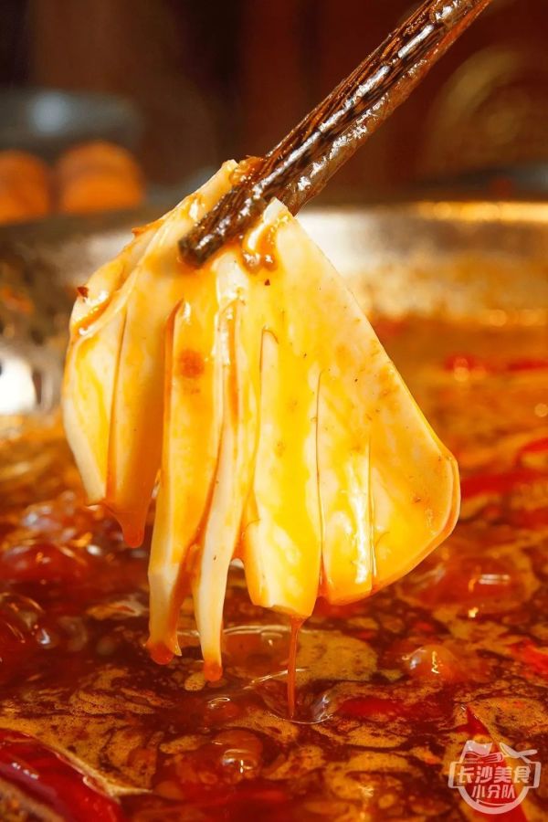 招牌菜品免费吃,无限续!吃完老板还送钱?这家店疯了~