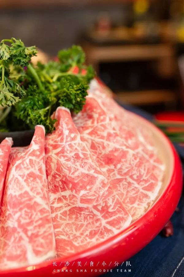 招牌菜品免费吃,无限续!吃完老板还送钱?这家店疯了~