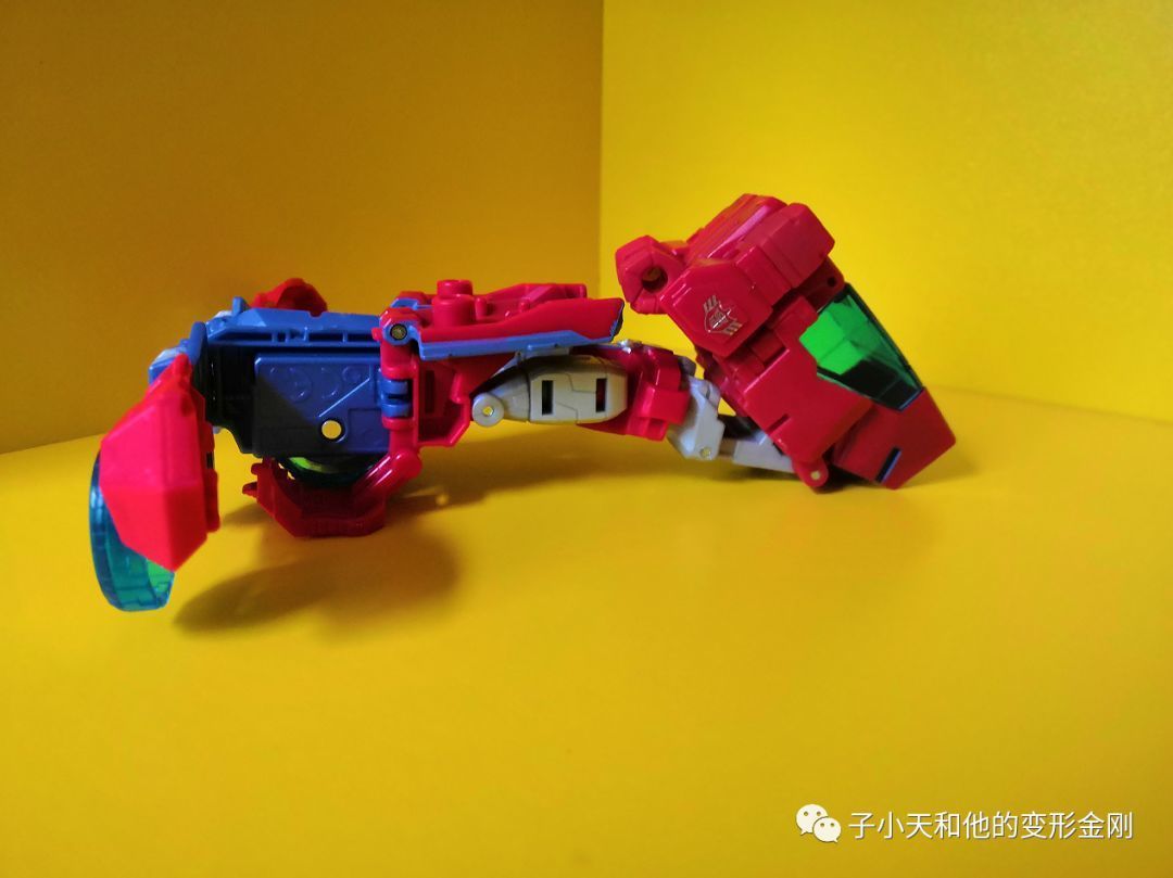 【评玩具】子小天:大果果测评《变形金刚 擎天柱进化套装 奥利安,在当大哥之前我是如此简单》