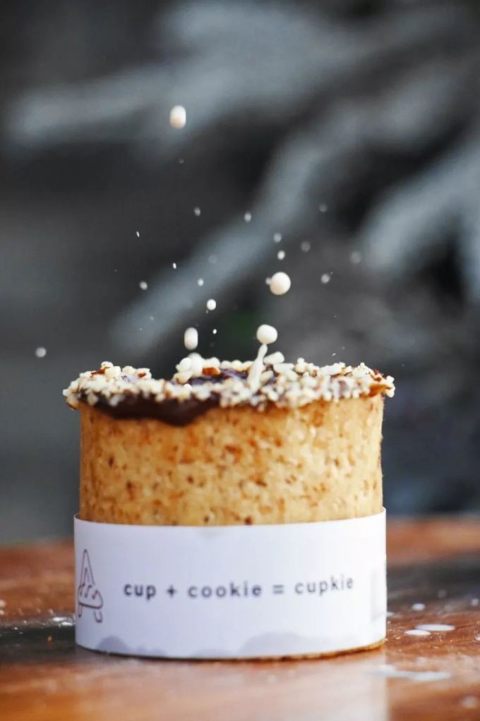 这家店,杯子可以吃?雪山可以撕?