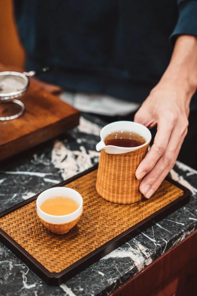 六运小区的这间咖啡店,竟然来自一块石头?