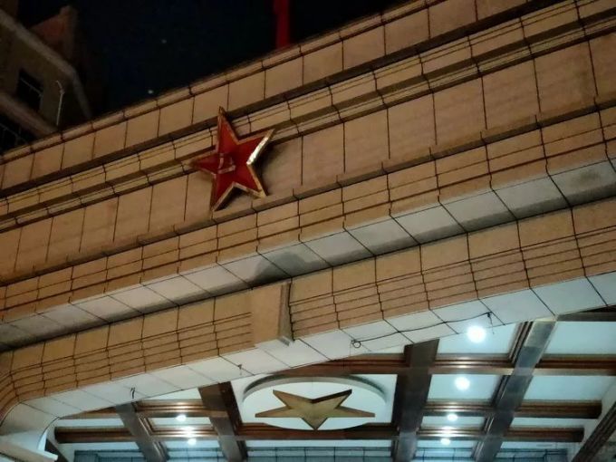 20380534712874.jpg 真我X50 5G评测:背靠5G,追求“真我”风格