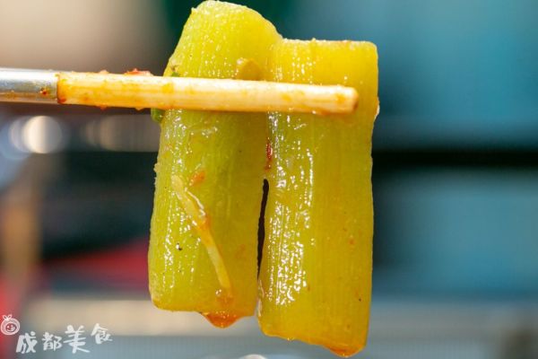 82年的那家耙豌豆肥肠砂锅,又回来了!