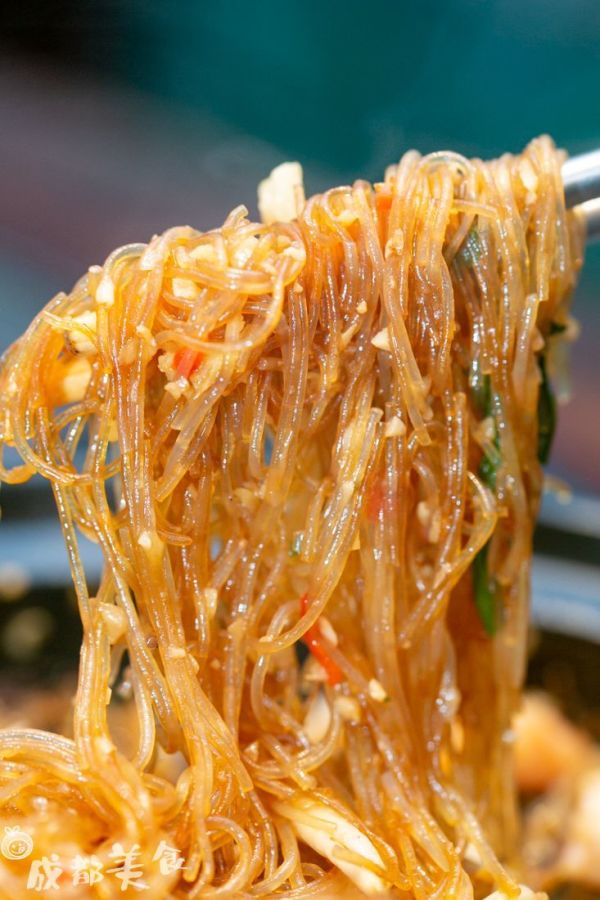 82年的那家耙豌豆肥肠砂锅,又回来了!