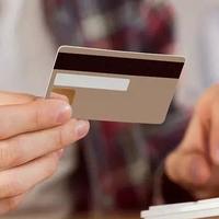 信用卡陷阱：一张信用卡一年可能坑你上万元，新手保存，高手转发